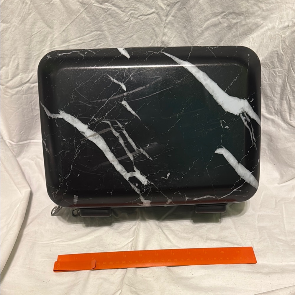 Calpak vanity case midnight Marble
